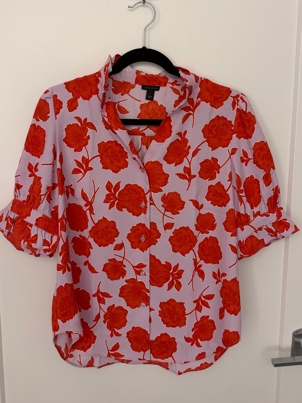 NWOT Ann Taylor Floral Ruffle Collar Shirt
